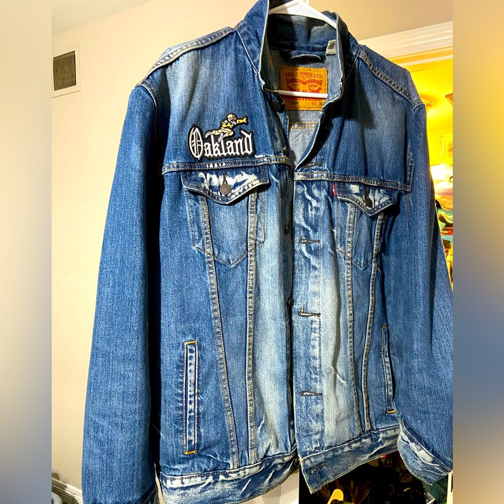 Vintage Oakland Raiders USA patch denim jacket size XL